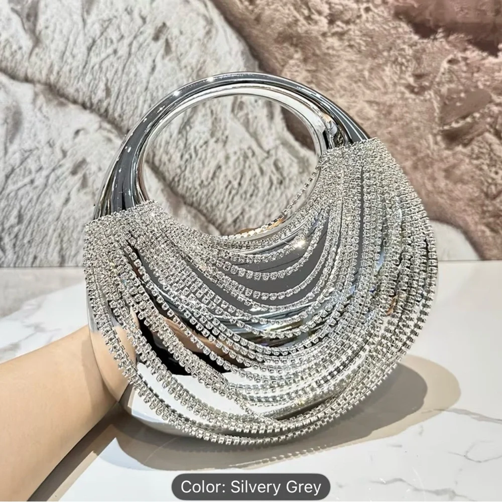 Elegant Silver Handbag with Rhinestone Detailing - Picture 5 of 6